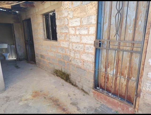 2 BEDROOM HOUSE FOR SALE IN ESSELEN PARK EXT 1